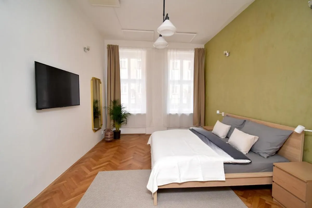 Central One Bedroom Apartment Praha