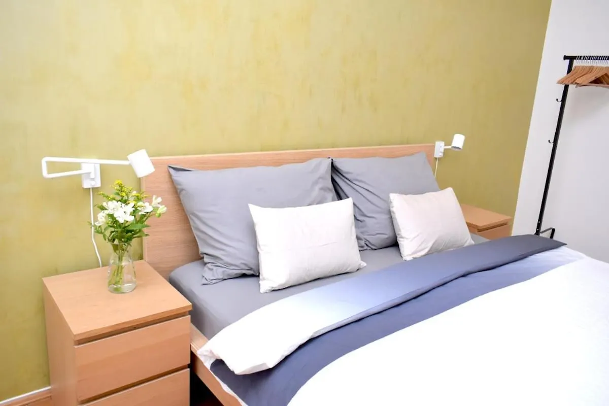 Central One Bedroom Apartment Prag Tjeckien
